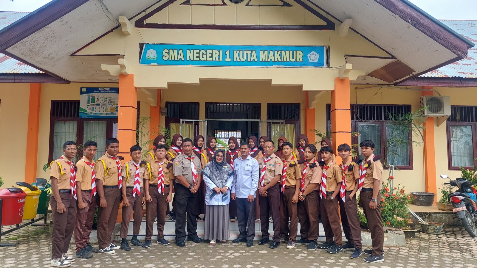 Peduli Lingkungan, Pramuka SMAN 1 Kuta Makmur dan KORAMIL Kuta Makmur Lakukan Aksi Tanam Pohon